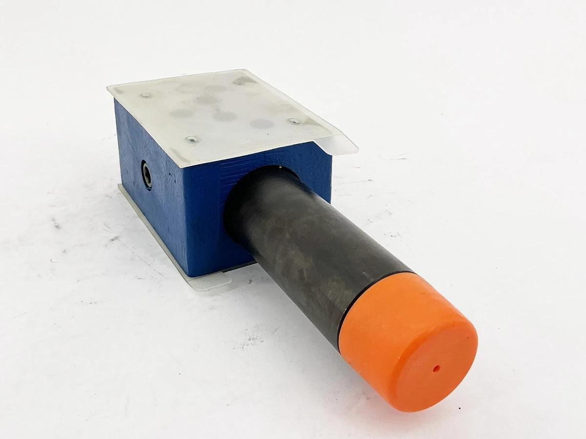 New Rexroth ZDR 10 DP2-54/150YM/12 Pressure Reducing Valve R900582108 - No Box