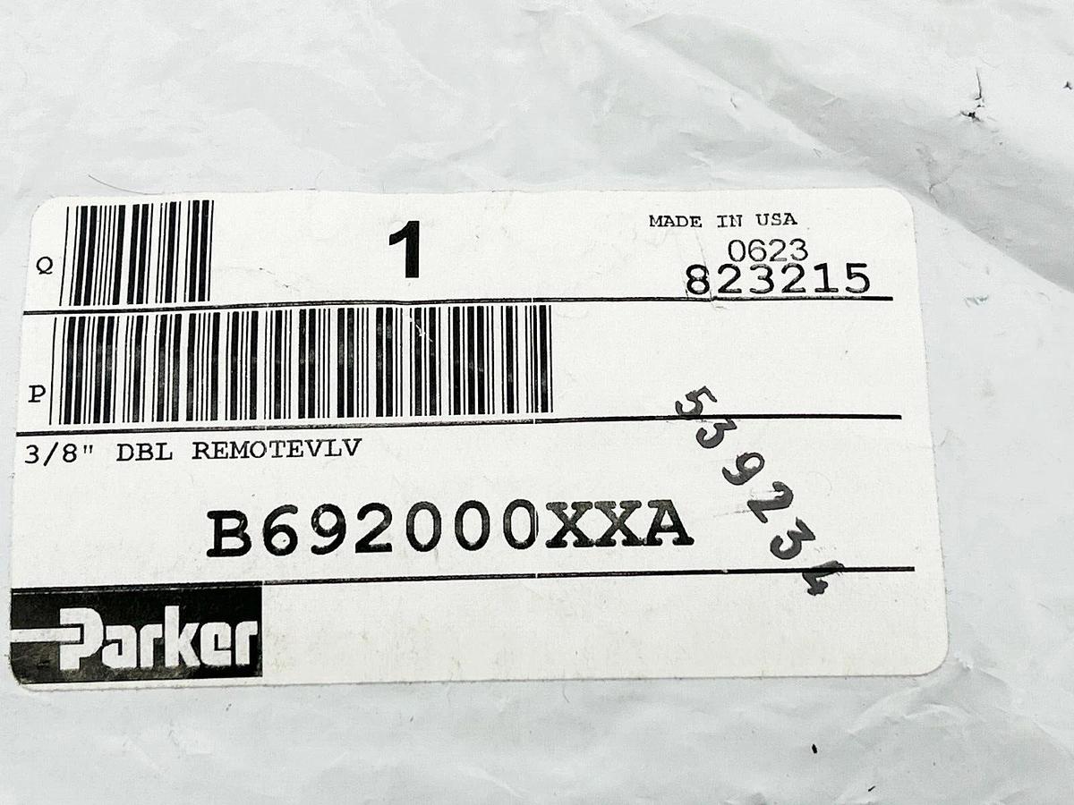 New Parker B692000XXA Air Control Remote Pilot Valve 3 Pistion 3/8" W/Packaging