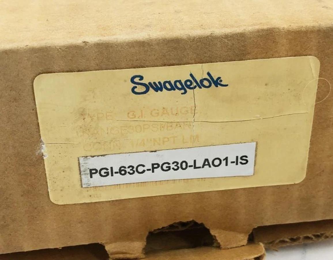 New Swagelok PGI-63C-PG30-LAO1-IS Gauge 2-1/2" 30psi 1/4" NPT LM Glycerin Fill