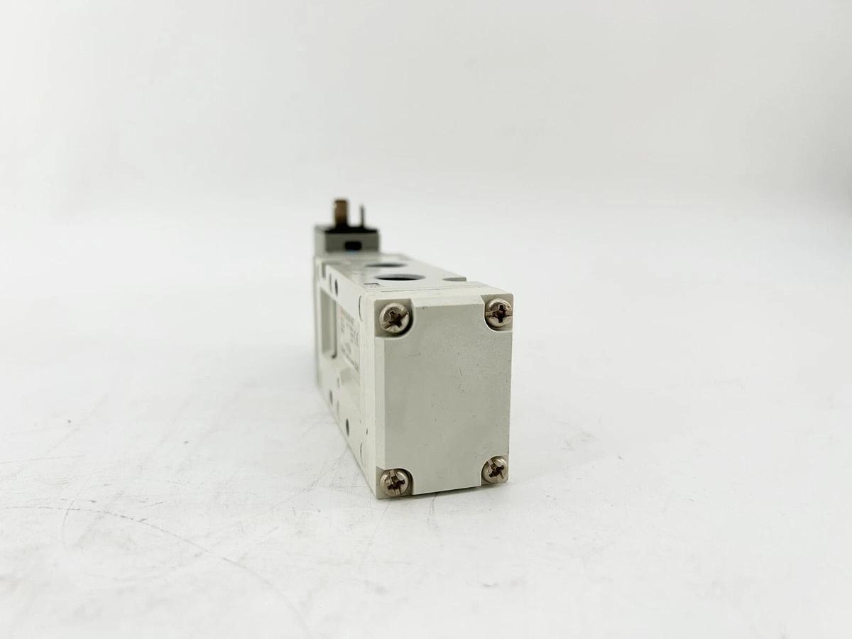 New SMC VF5120-5D1-02T Solenoid Valve 24V 1.5W