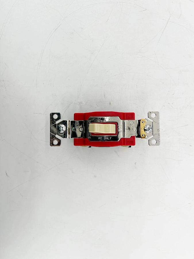 New Eaton Box of 10 AH1221V Single Pole Wall Switch 20A
