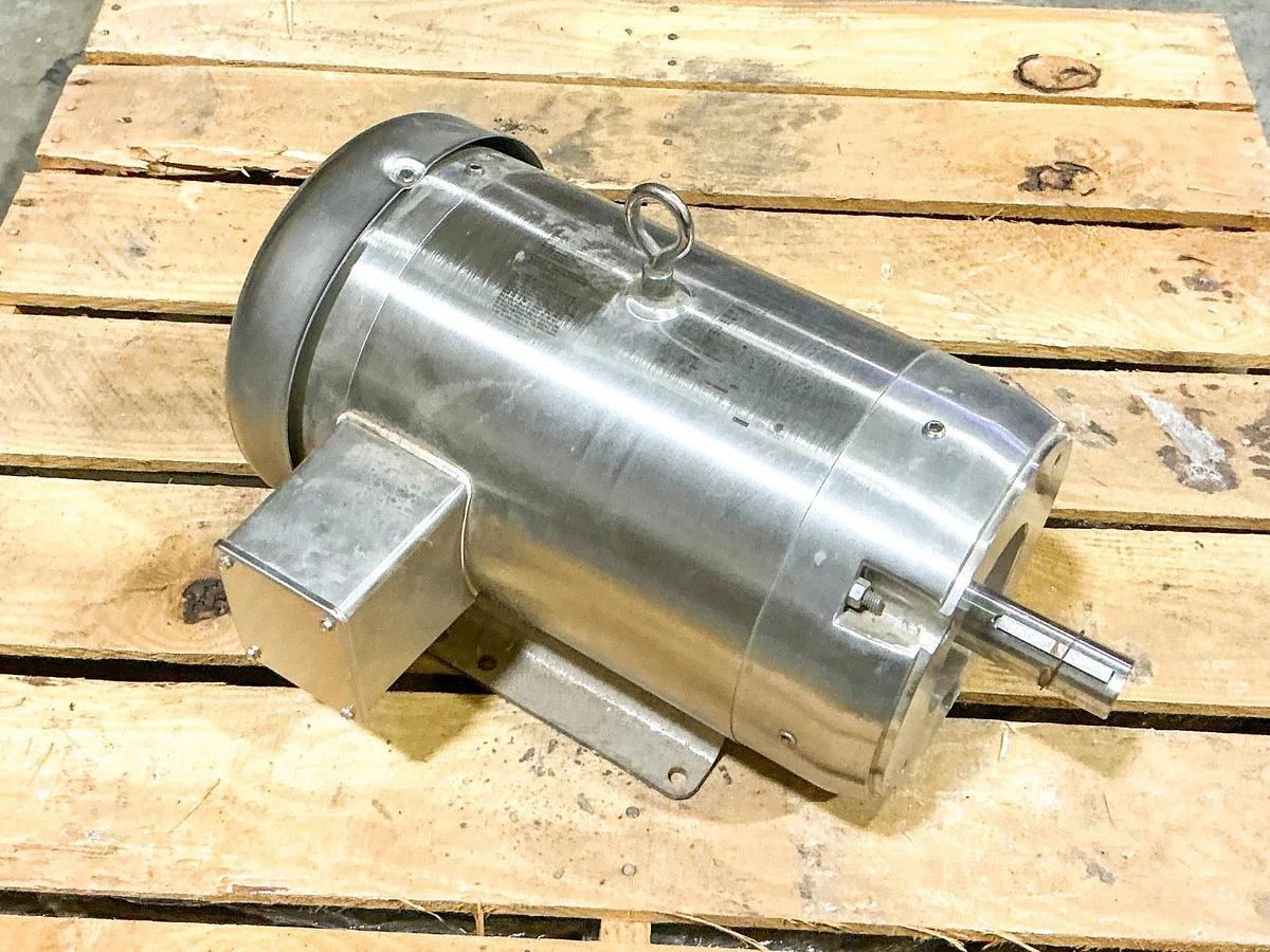 New Baldor CESSWDM3710T Electric Motor 460V 3PH 7.5HP 19A 1770RPM 37J639T864G1