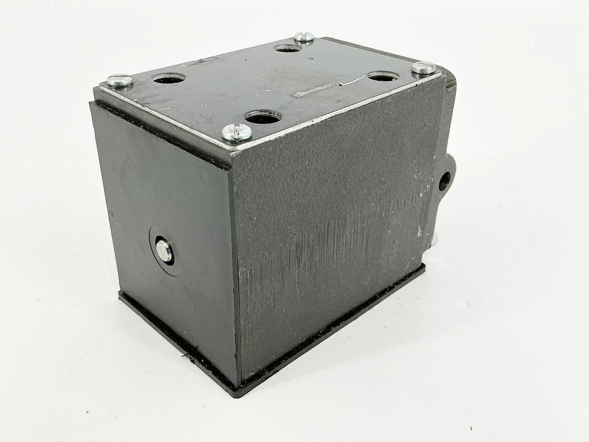 New Denison 3D02 34 408 0304 00B1 Control Valve 026 29961 0 - No Box