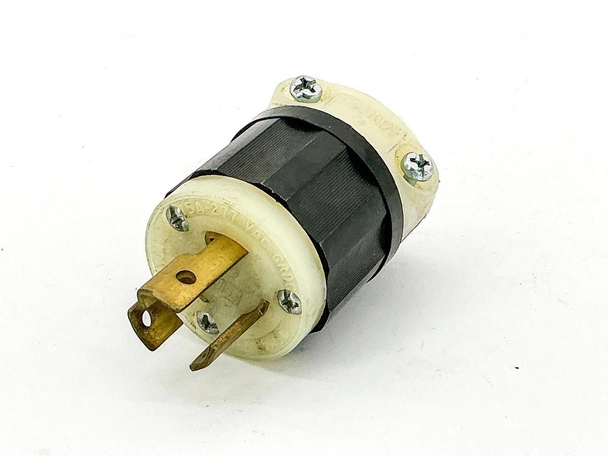 New Lot of 4 Leviton 4770-CL7-15P Locking Plug 15A 277V - No Box