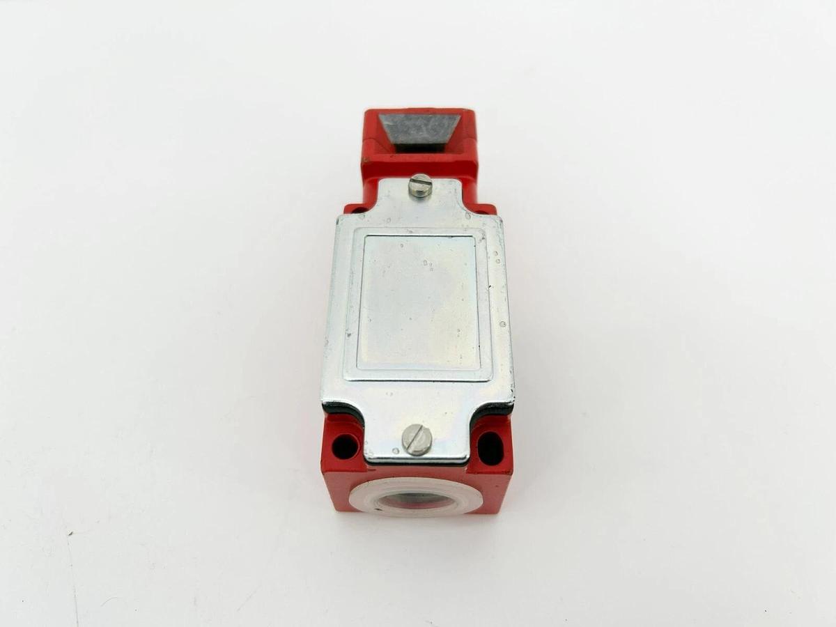 New Schmersal SHG01.92/90 Snap Action Safety Switch - No Box