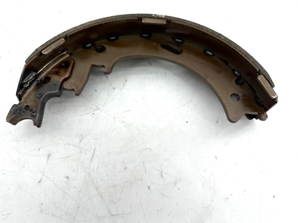 New Hyster 1463229 Right Hand Break Shoe Set - Missing Parts