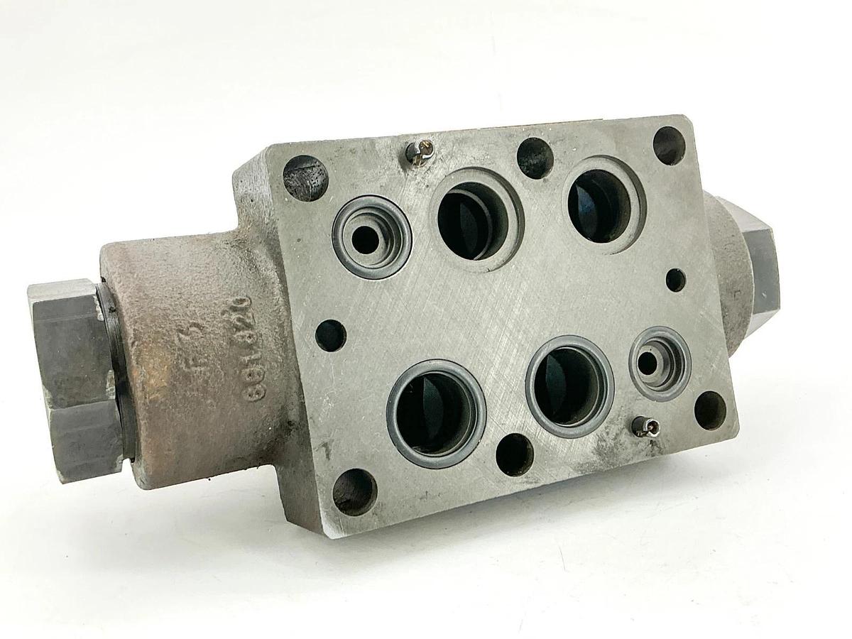 Used Parker D61VW1C4NYC-70 Valve Base Only 1500PSI D1VW4CNYC-70