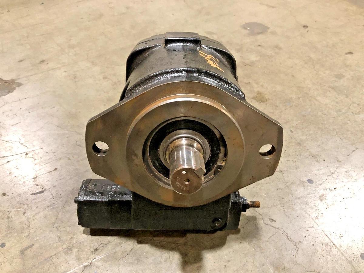 New Oilgear PVWJ-076-A1UV-LSAY-P-1NNSN Hydraulic Pump 1-1/4" Shaft