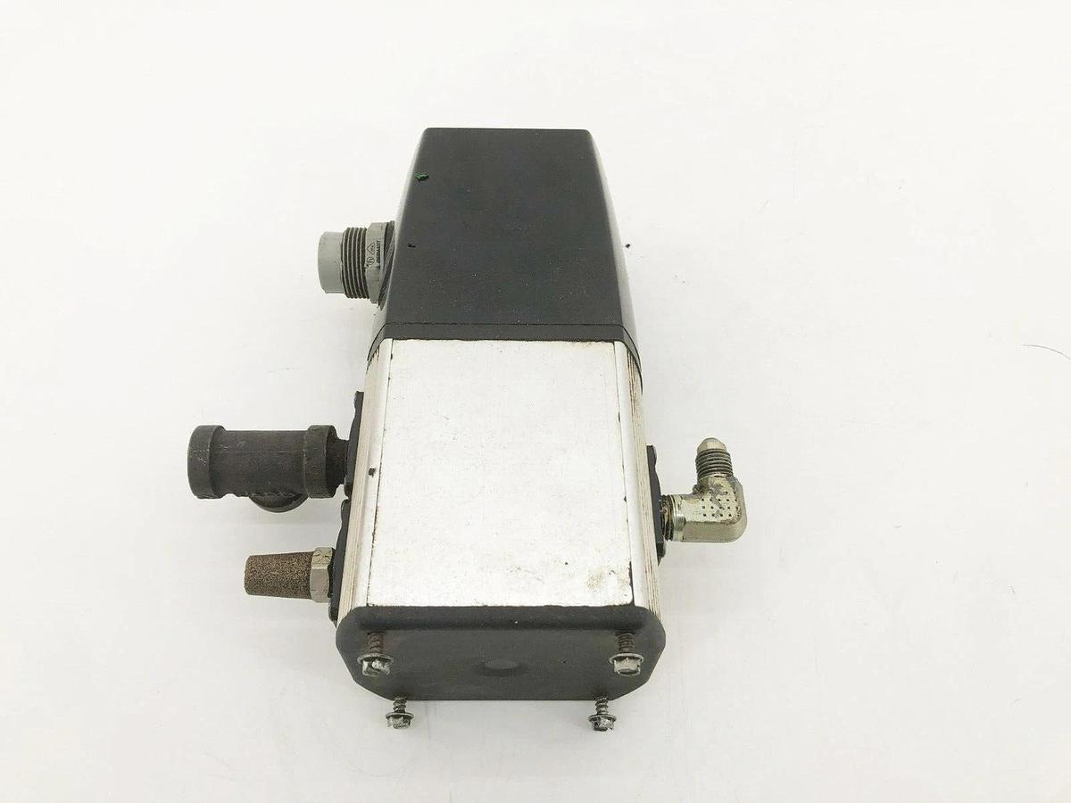 Used Parker P3P-RJ92C100D E34 A Pneumatic Pressure Regulator 0-10 V 12 b/170 PSI