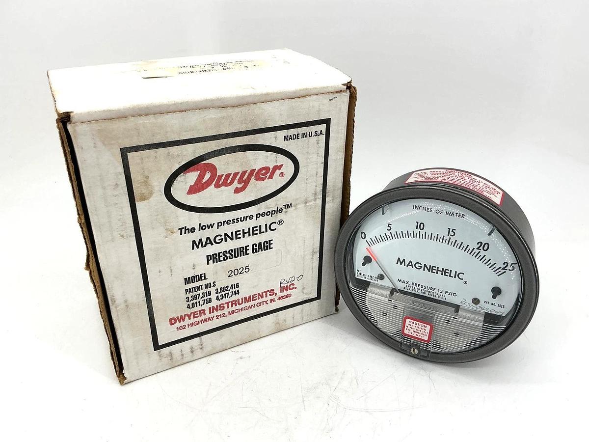 Used Dwyer 2025 Pressure Gauge Magnehelic 0-25" Inches of Water 15PSIG