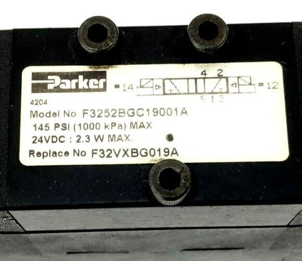 New Parker F3252BGC19001A Solenoid Valve With Manifold 145psi 24VDC 1.8W