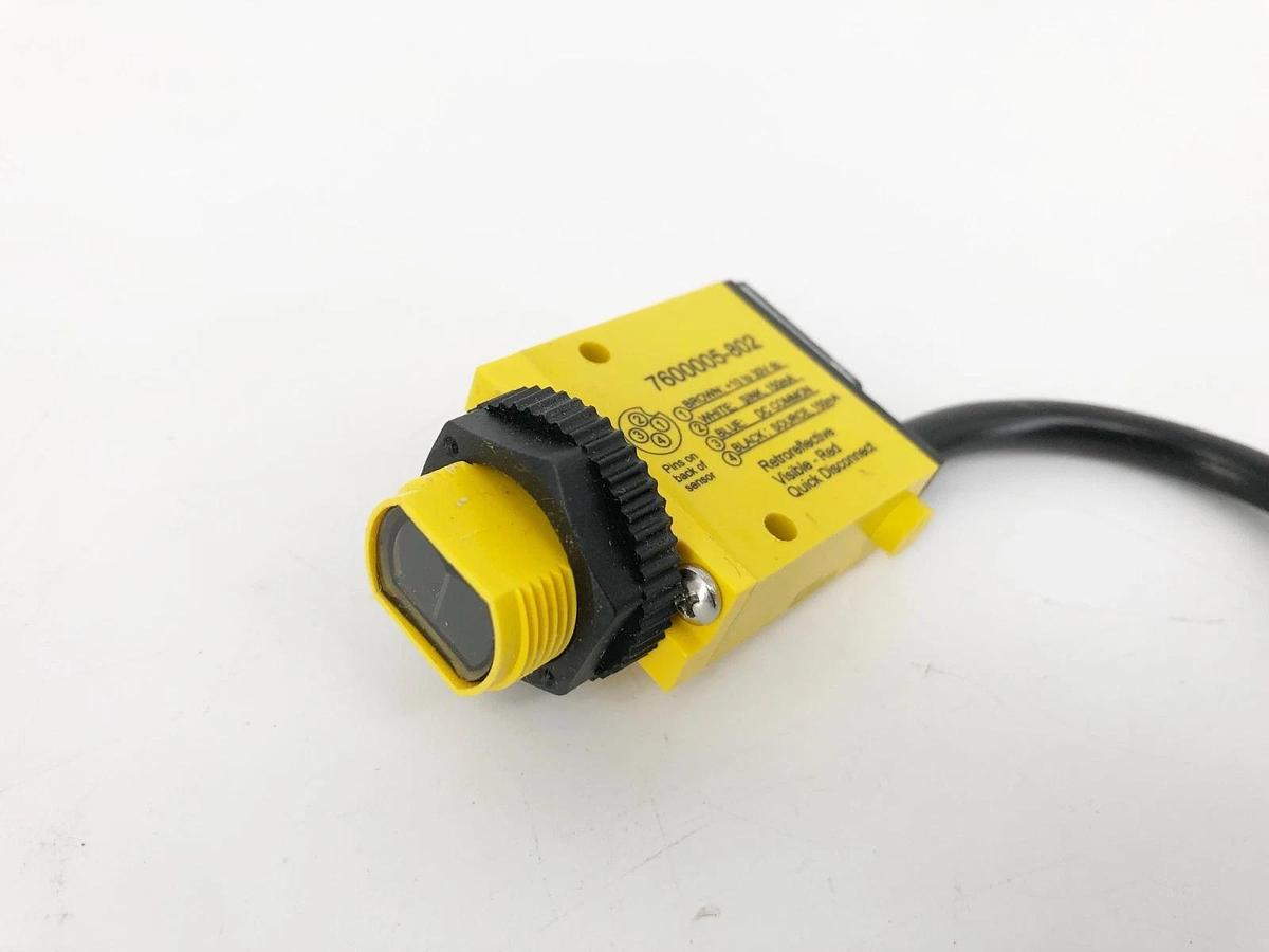 Used Banner Engineering 7600005-802 Photoelectric Sensor