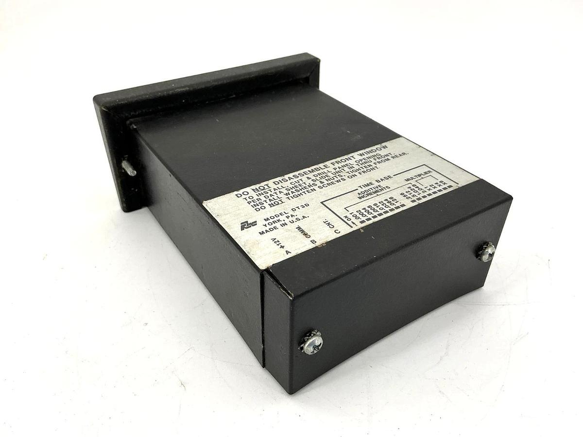 Used Red Lion DT3D0500 Tachometer 5-Digit LED Display 115VAC 50/60HZ DT3D