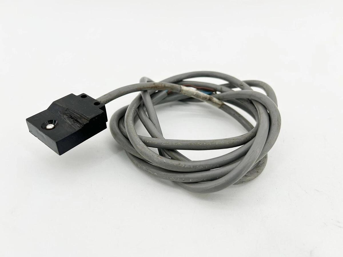 Used Lot of 2 Banner SE61E Photoelectric Sensor 10-30VDC 2 Meter Cable