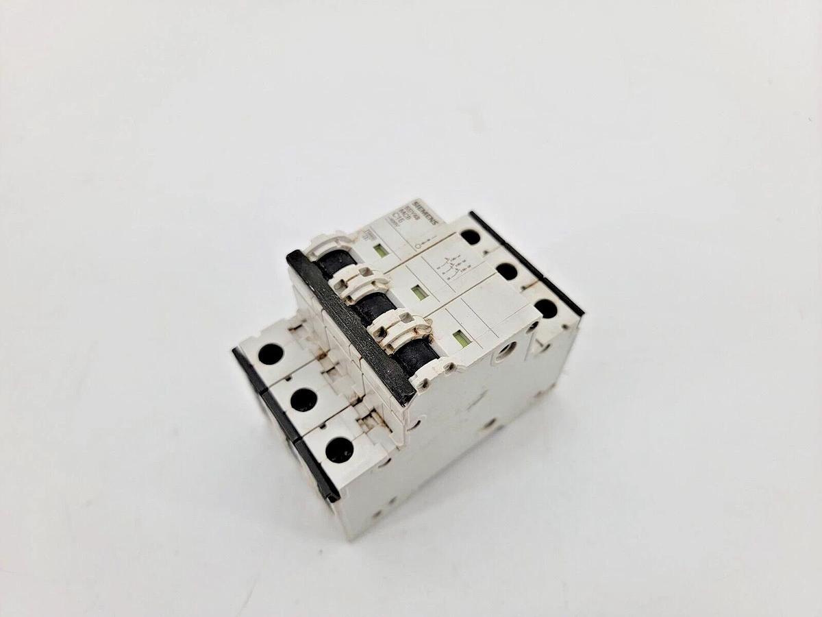 Used Siemens 5SY4318-7 Circuit Breaker 400VAC 15A Curve-C 3P 3PH
