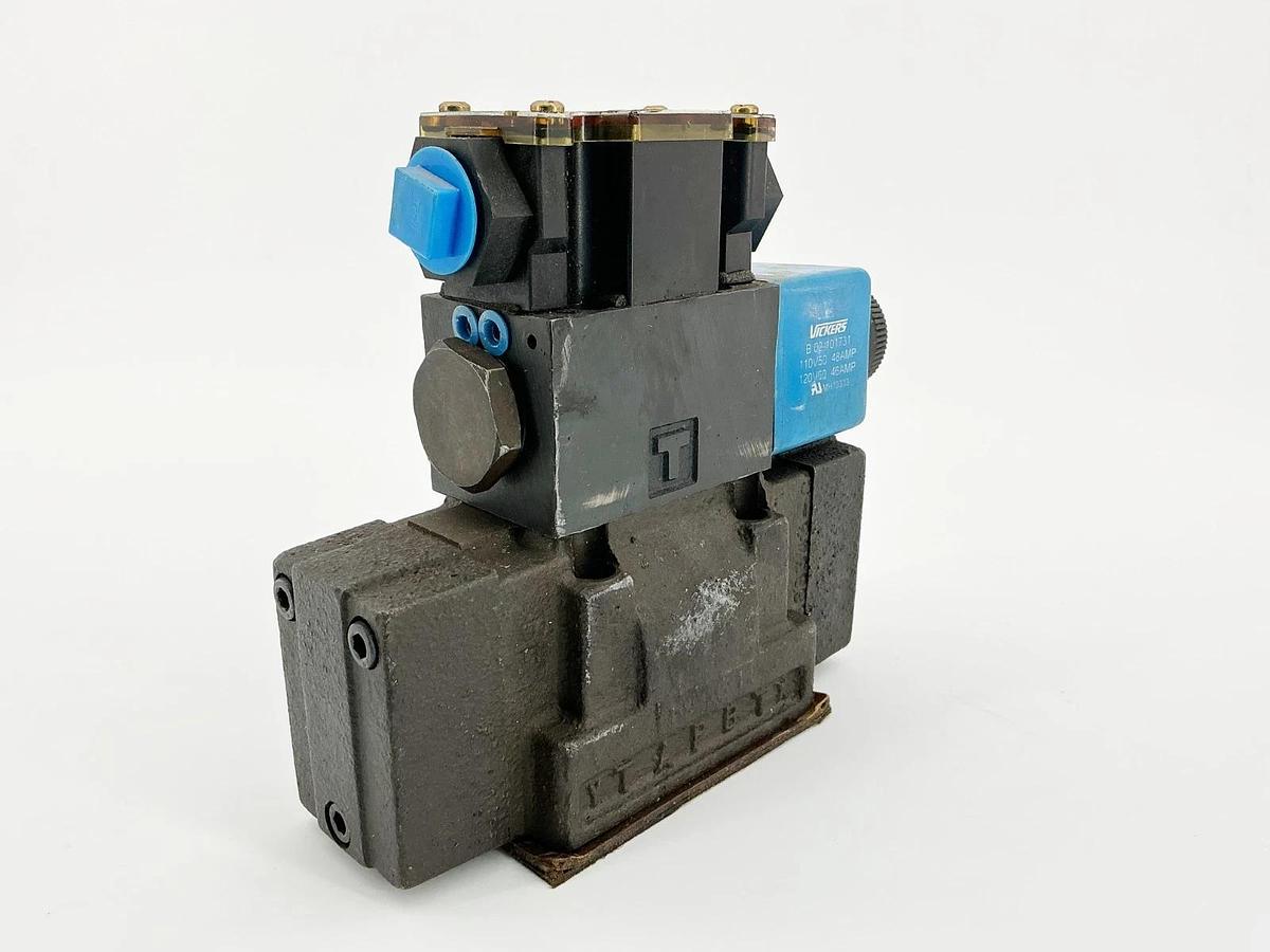 New Vickers DG5S4-022A-T-M-FW-B5-20 Solenoid Valve 120V 02-127375 - No Box