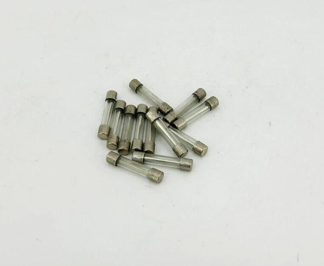 Lot of 12 New Littelfuse 313030P Fuses, 30A, 32V