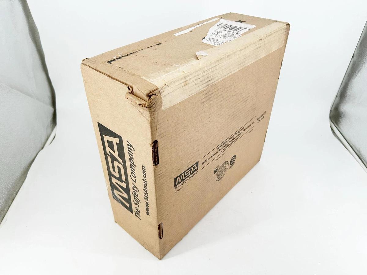 New MSA A-ULTIMAX-XP-E-31-U-3-D-0-0-0-0-0-1-0-0 Gas Monitor - Sealed Box