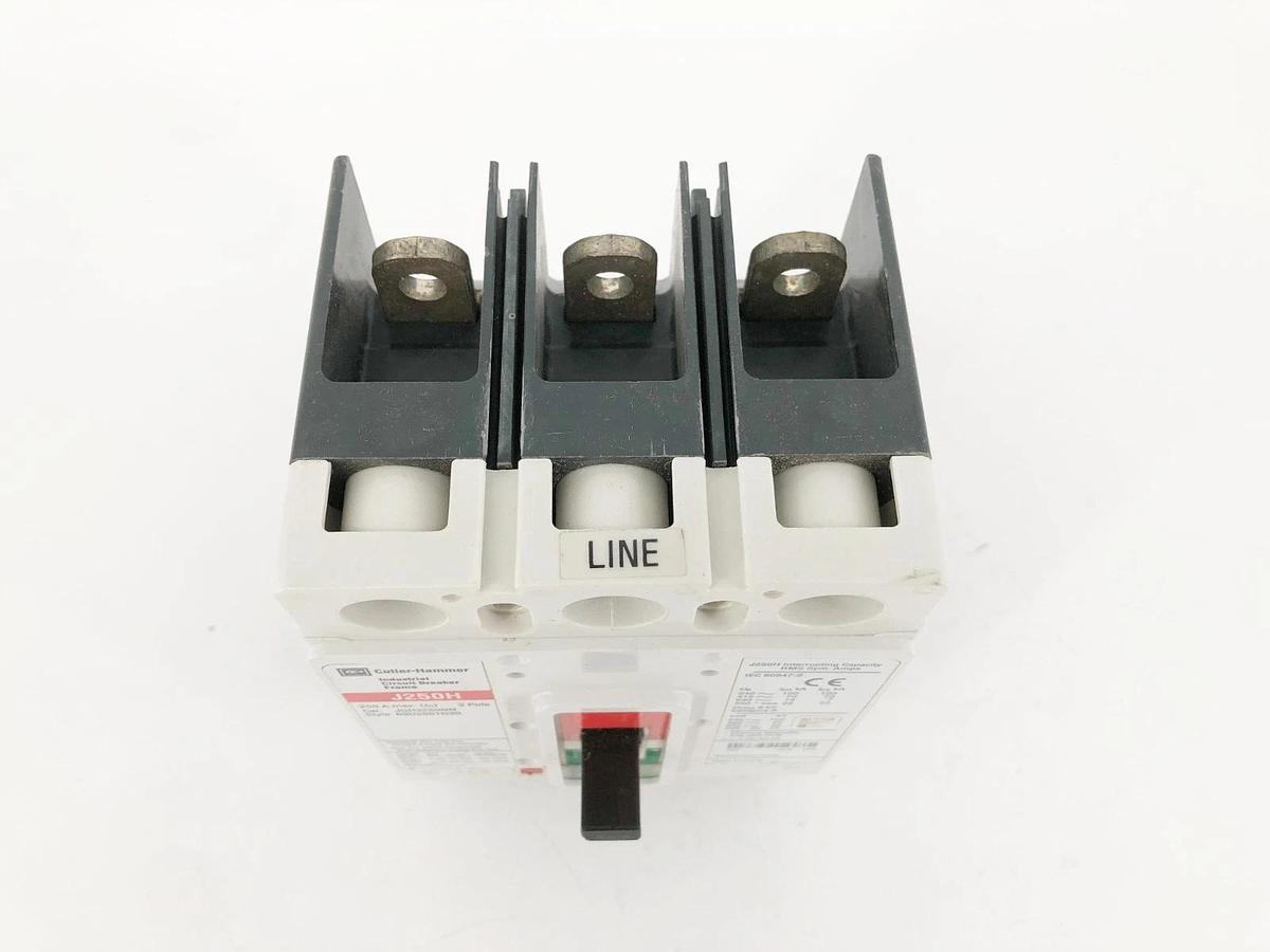 New Cutler Hammer JGH3250NN Circuit Breaker Frame 250A 690VAC 3 Pole