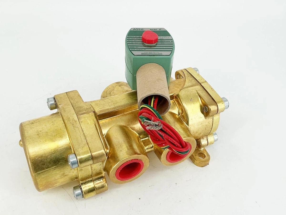New Asco 8344G076 240VDC 4 Way Solenoid Valve 10-125PSI 11.6W 3/4"Pipe -No Box