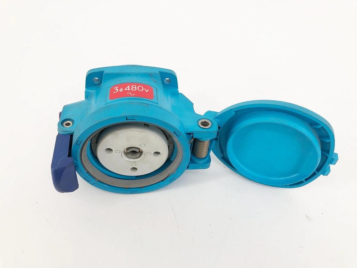 New Meltric 63-34043 Switch Rated Receptacle DSN30 480V 30A - No Box