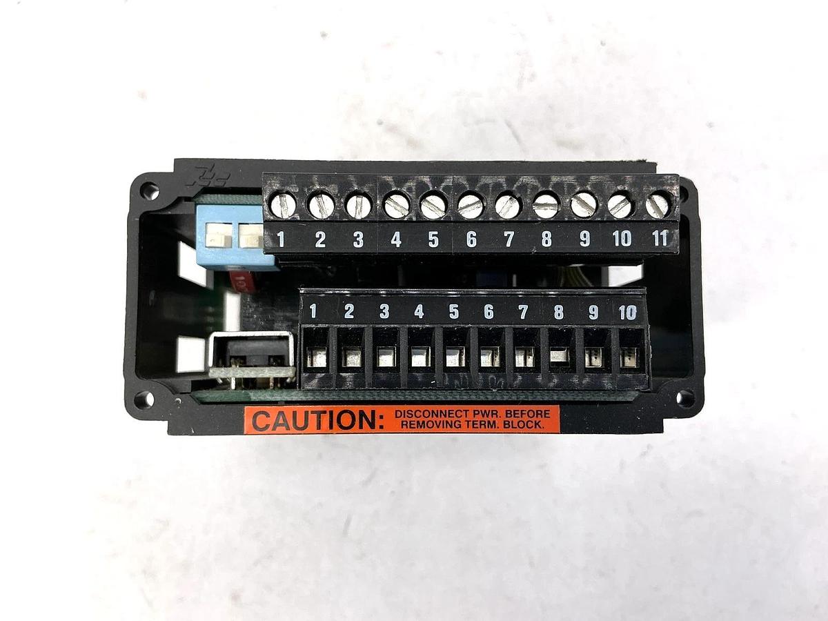 New Red Lion Controls MDI2R11A Message Digital Display 115/230VAC 50/60HZ MDI