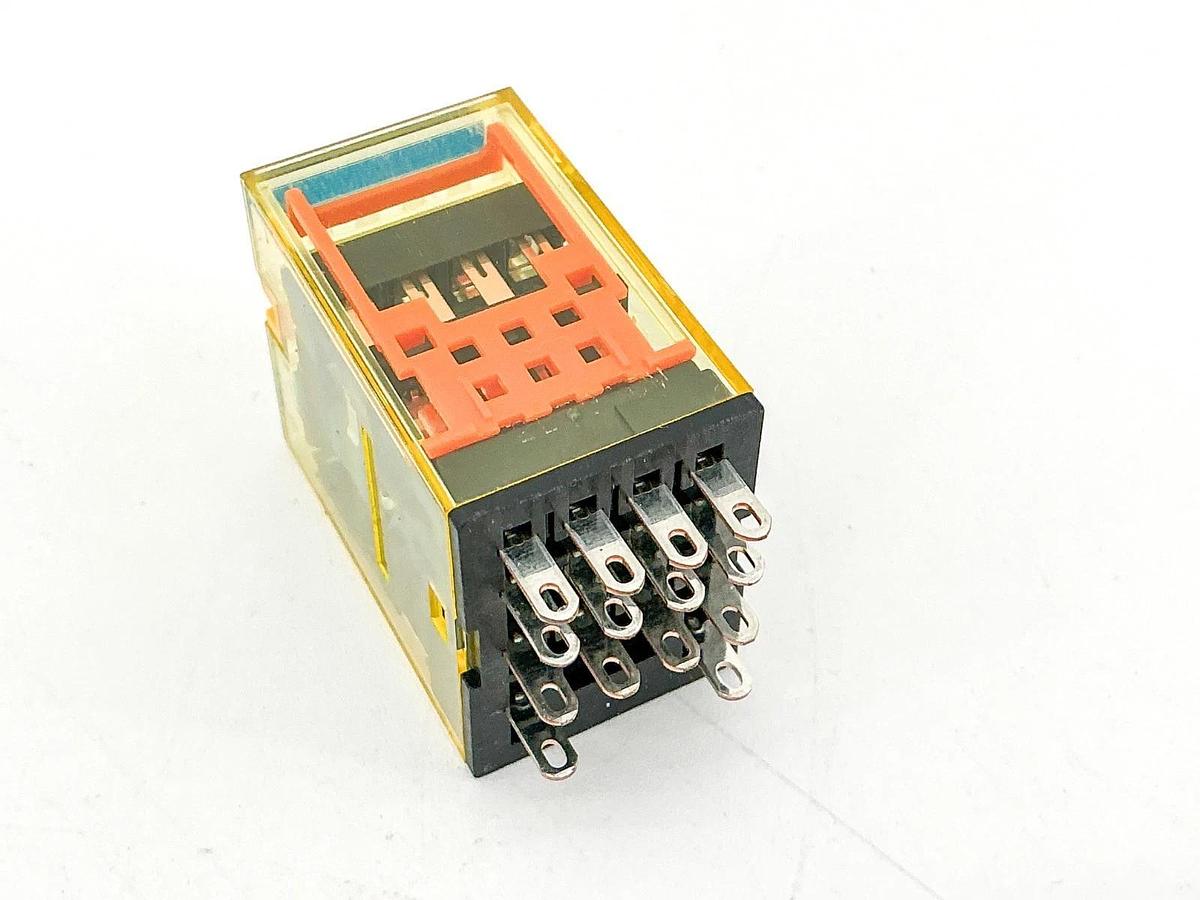 New Lot of 3 IDEC RU4S-C-D24 Relay 24VDC 1/10HP 6A - No Box