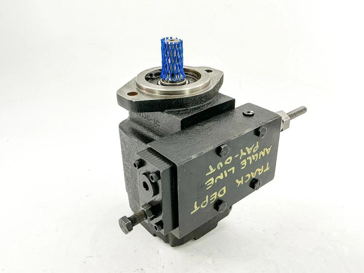 New Oilgear PVWH-10-LSAY-CNSN Hydraulic Pump - No Box