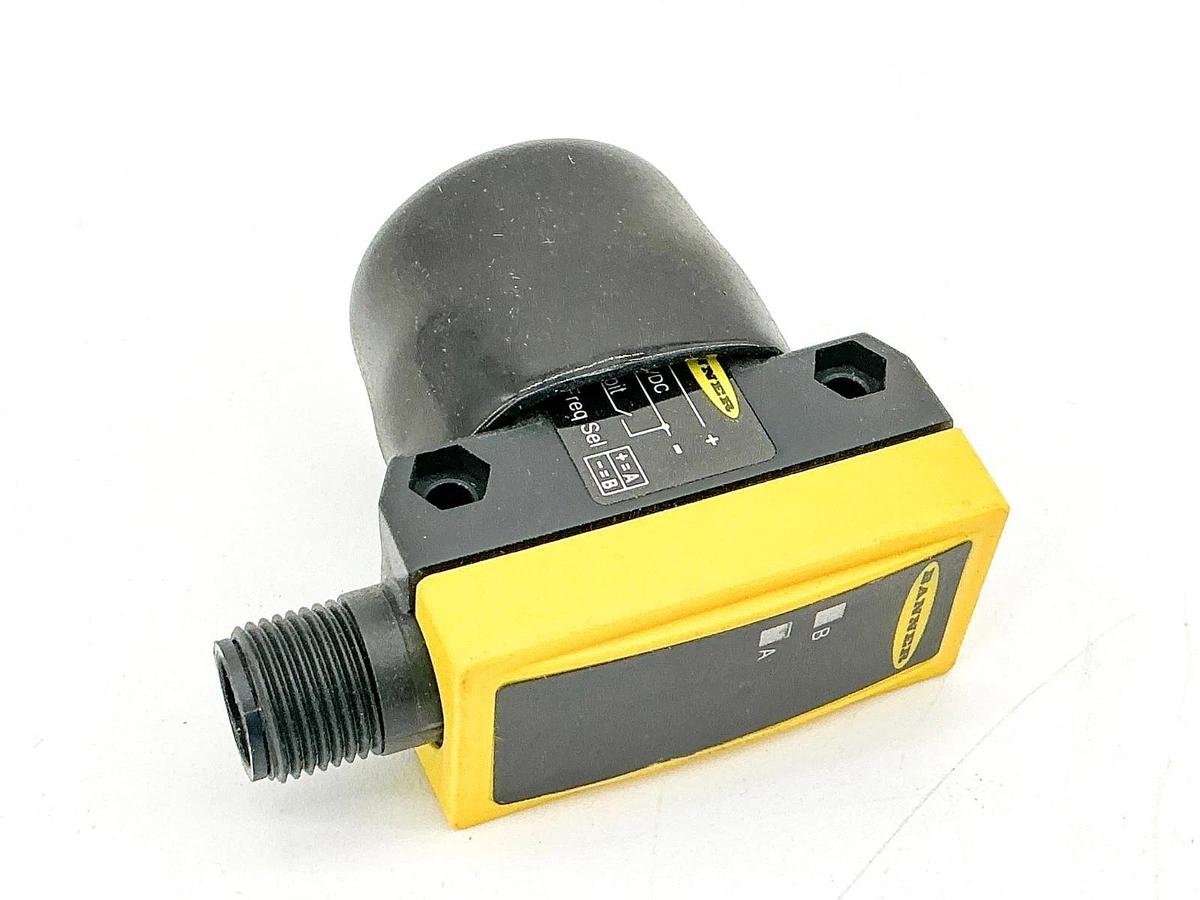 New Banner QS30EXQ World-Beam Photoelectric Sensor 10-30VDC 71561  -No Box