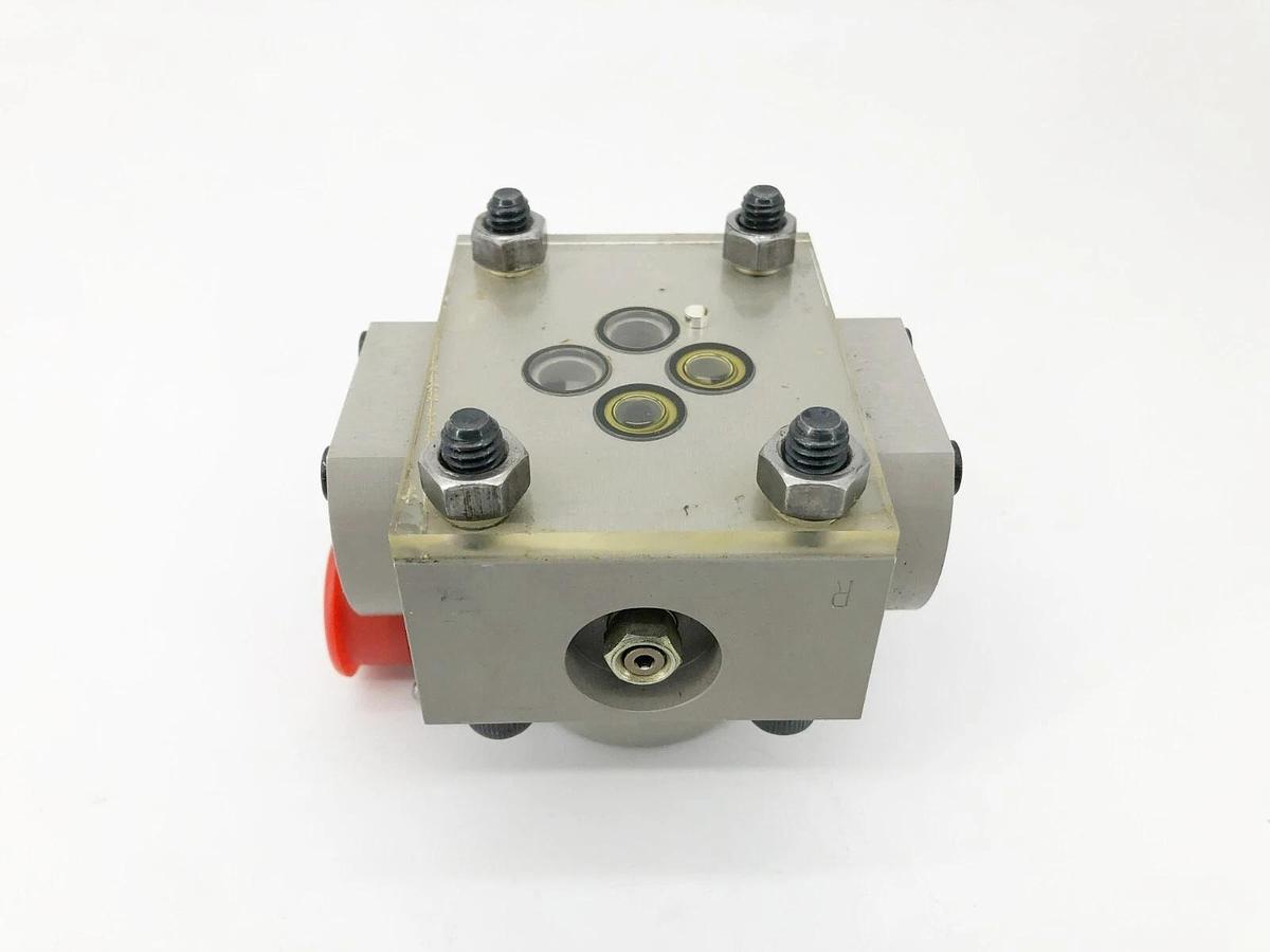 New Benchmark BM15-22/200C1PG-10 Servo Valve