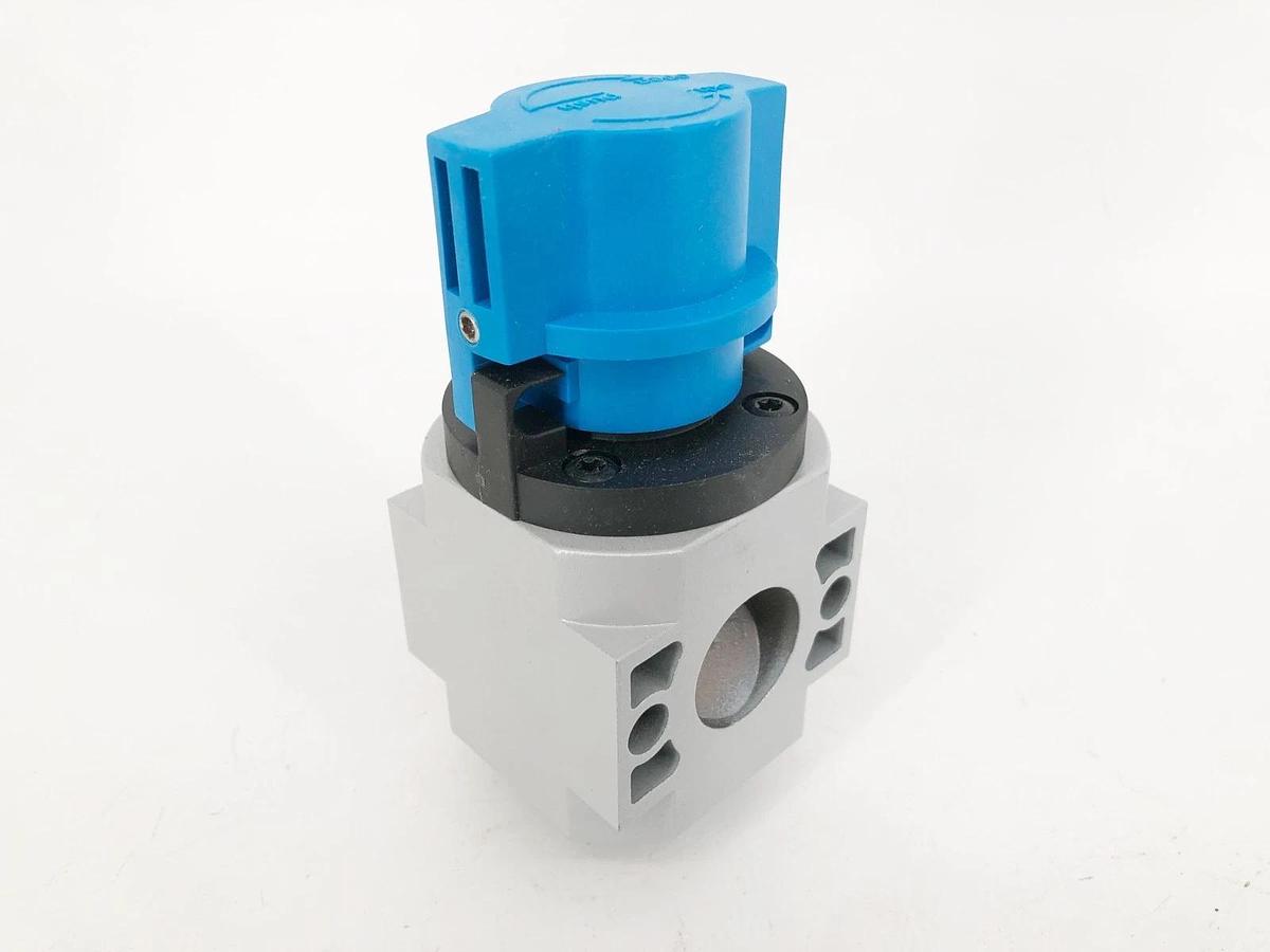 New Festo HE-D-MIDI On/ Off Valve 170682 240psi