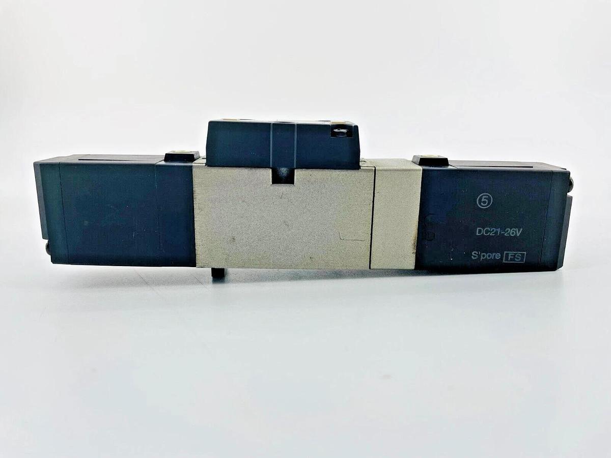 Used SMC VFS2200-5FZ Pneumatic Solenoid Valve 26V DC21-26V