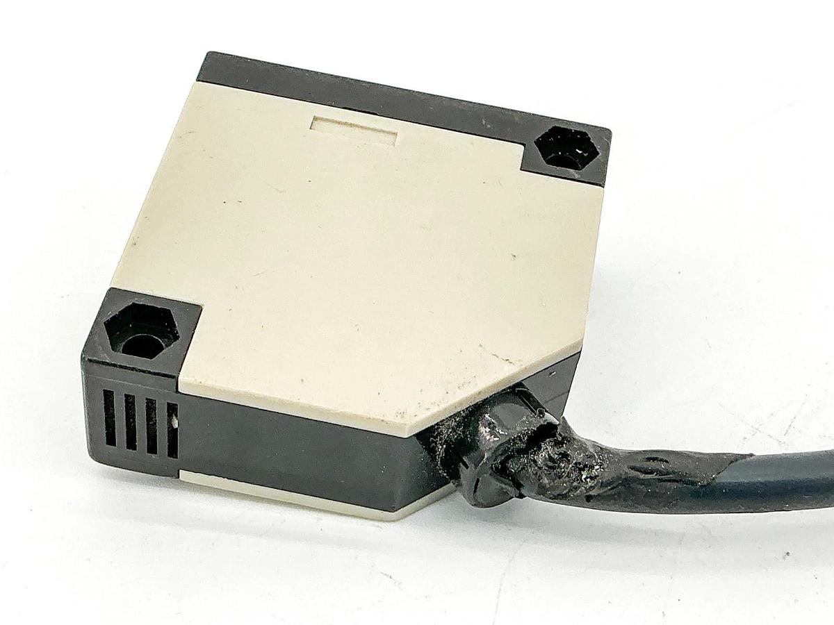 Used Omous E3JK-DS30M1 Photoelectric Sensor 24-240VAC 12-240VDC