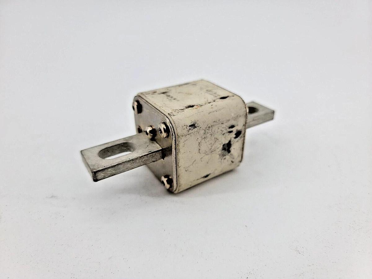 New Bussmann 170M3616 High Speed Square Body Fuse 660V 250A