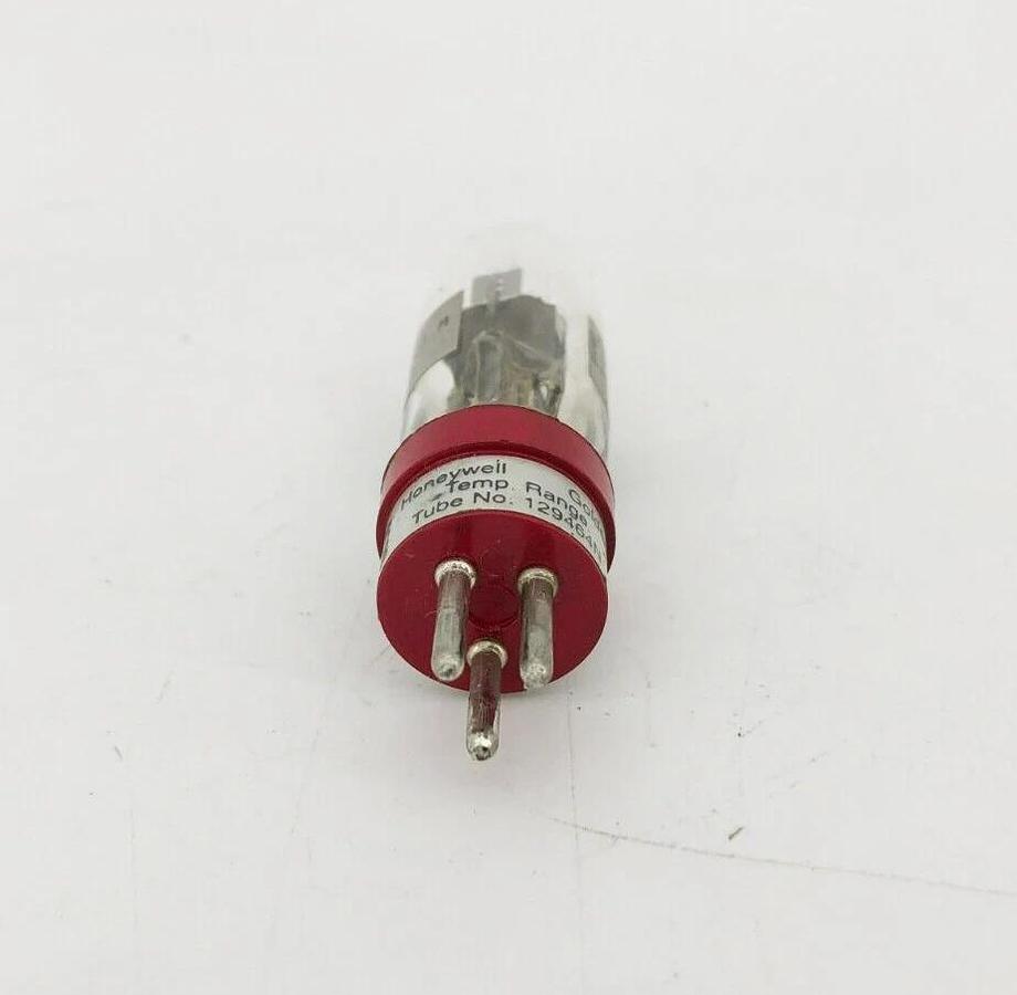 New Yamatake 129464NJ Flame Detector -40F - +250F