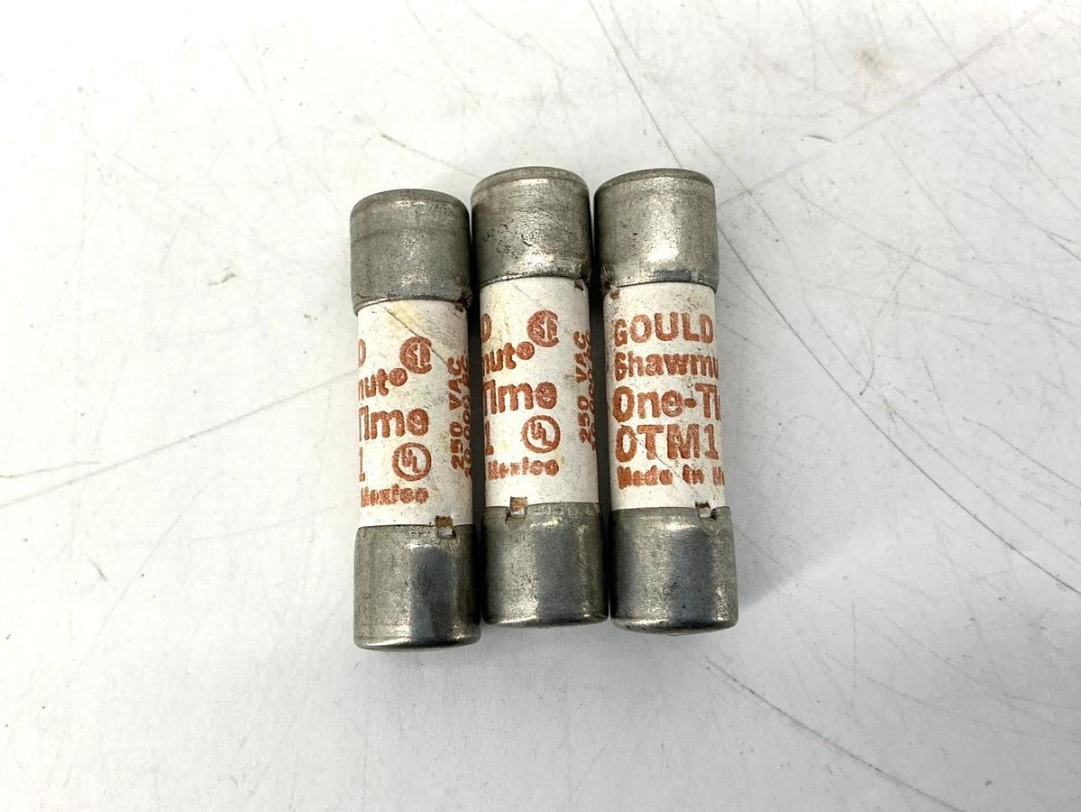 Used Lot of 3 Gould Shawmut OTM1 One-Time Fuse 1A 250VAC