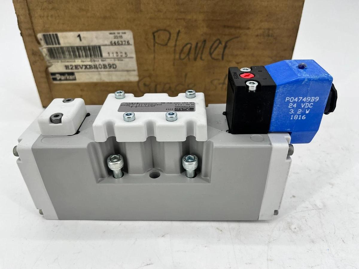 New Parker H2EVXBH0B9D Single Solenoid Valve 2-Pos. 24VDC Coil Spring/Air Ret.