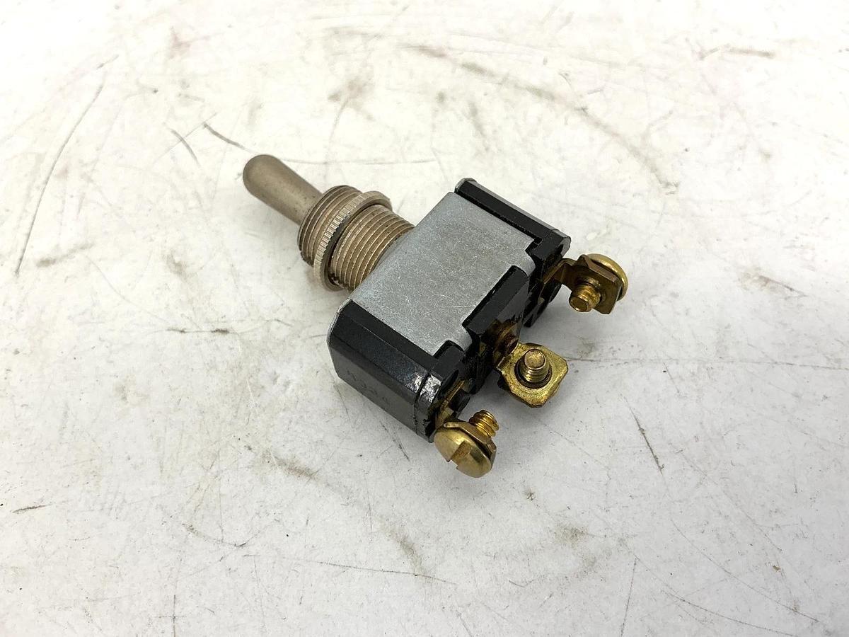 Used Lot of 3 Cuter-Hammer E10T115FS Ser E10 Toggle Switch 1-Pole 1/2HP 10A 250VAC