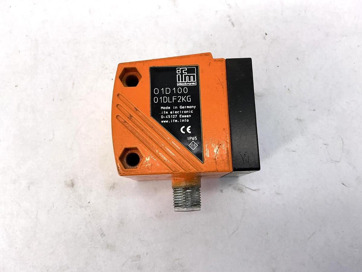 Used IFM O1D100 01DLF2KG Photoelectric Distance Sensor 01DLF3KG 0.2-10m 10-30V