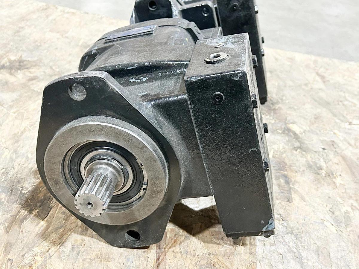 Used OilGear PVWH-60-LDFS-CNNNTH Hydraulic Oil Pump PVWH-60-LDFS-CNNMTH