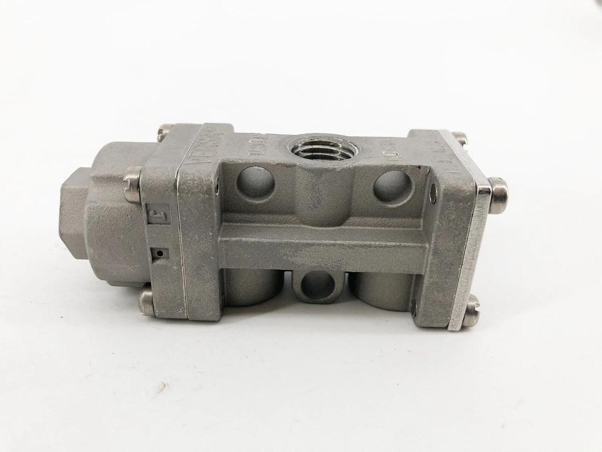 New Versa BSP-3308-316 Pneumatic Directional Valve Stainless Steel 3-Way 1/4"