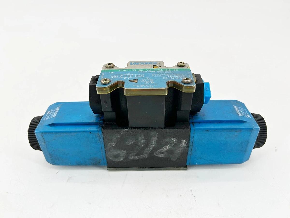 New Vickers DG4V-3S-6C-VM-FTWL-H5-60 Solenoid Valve 5000PSI 02-145896 - No Box