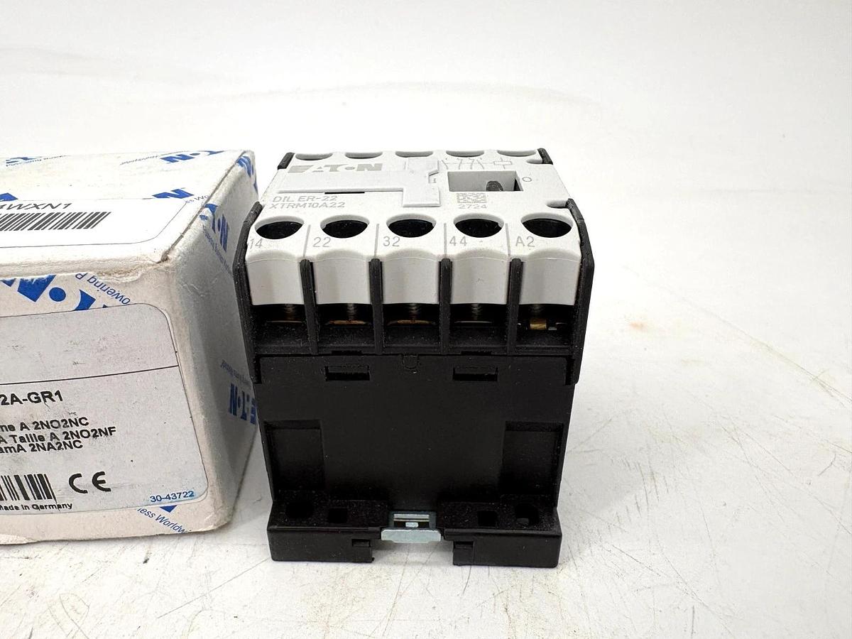 New Eaton XTRM10A22A Mini Control Relay 10A 2NO/2NC 110/120V Coil