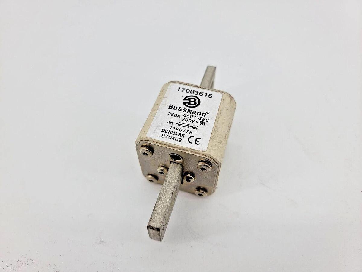 New Bussmann 170M3616 High Speed Square Body Fuse 660V 250A