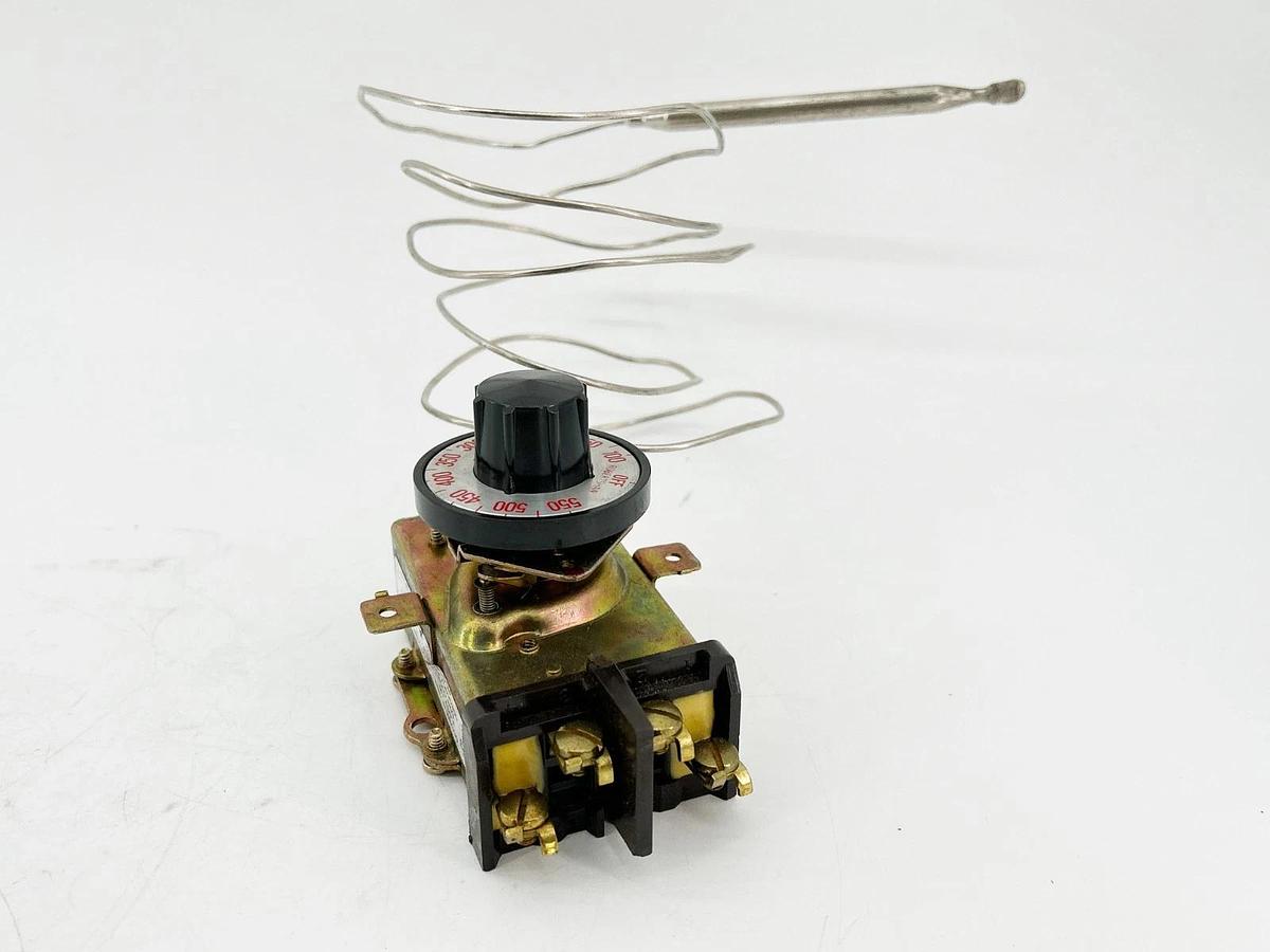 Used Robertshaw D1F70605900 Thermostat Control 100-550F Capillary 60"