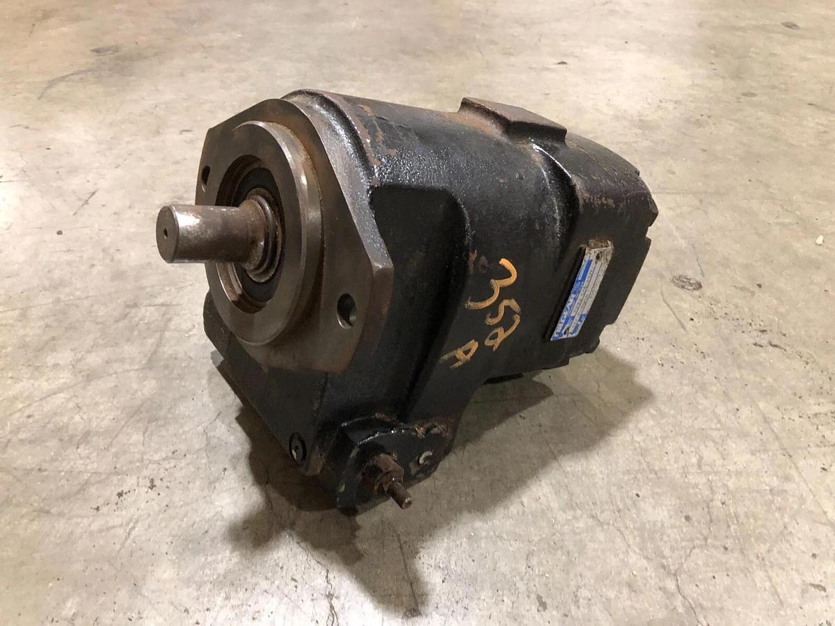 Used Oilgear PVWJ-076-A1UV-LSAY-P-1NNSN Hydraulic Pump 1-1/4" Shaft