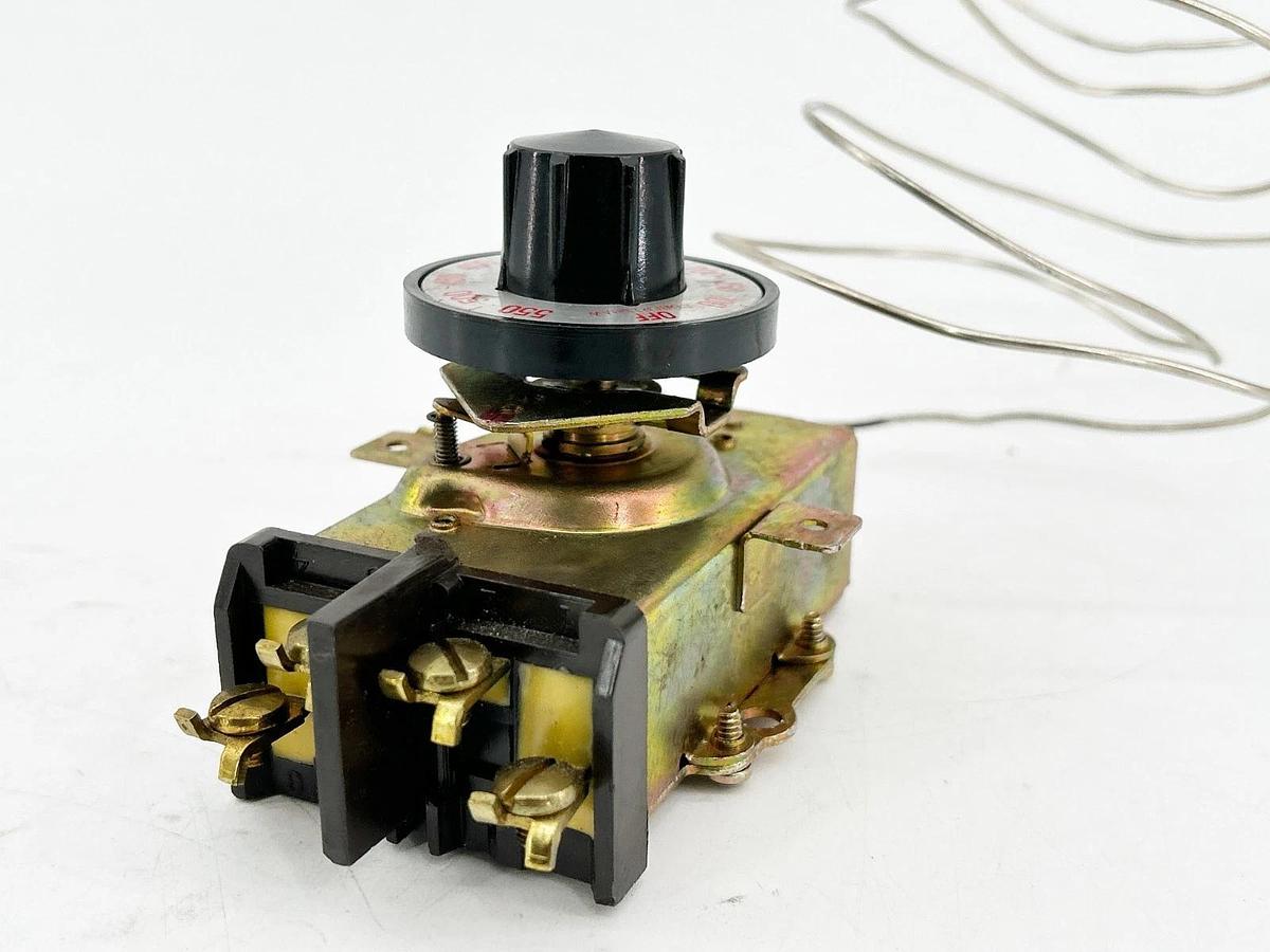 Used Robertshaw D1F70605900 Thermostat Control 100-550F Capillary 60"