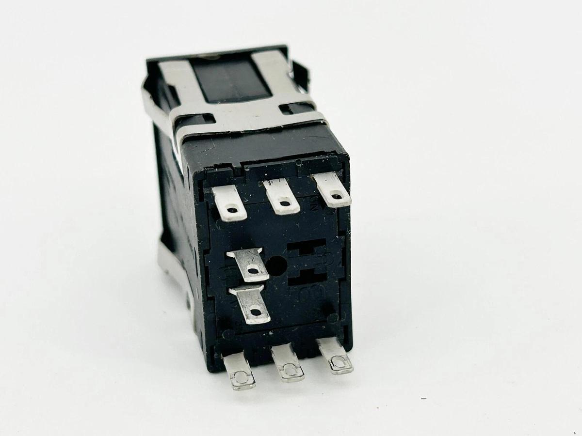 New Honeywell AML21FBA2AC Pushbutton 2A 250V 8 Pin Double Pole - No Box