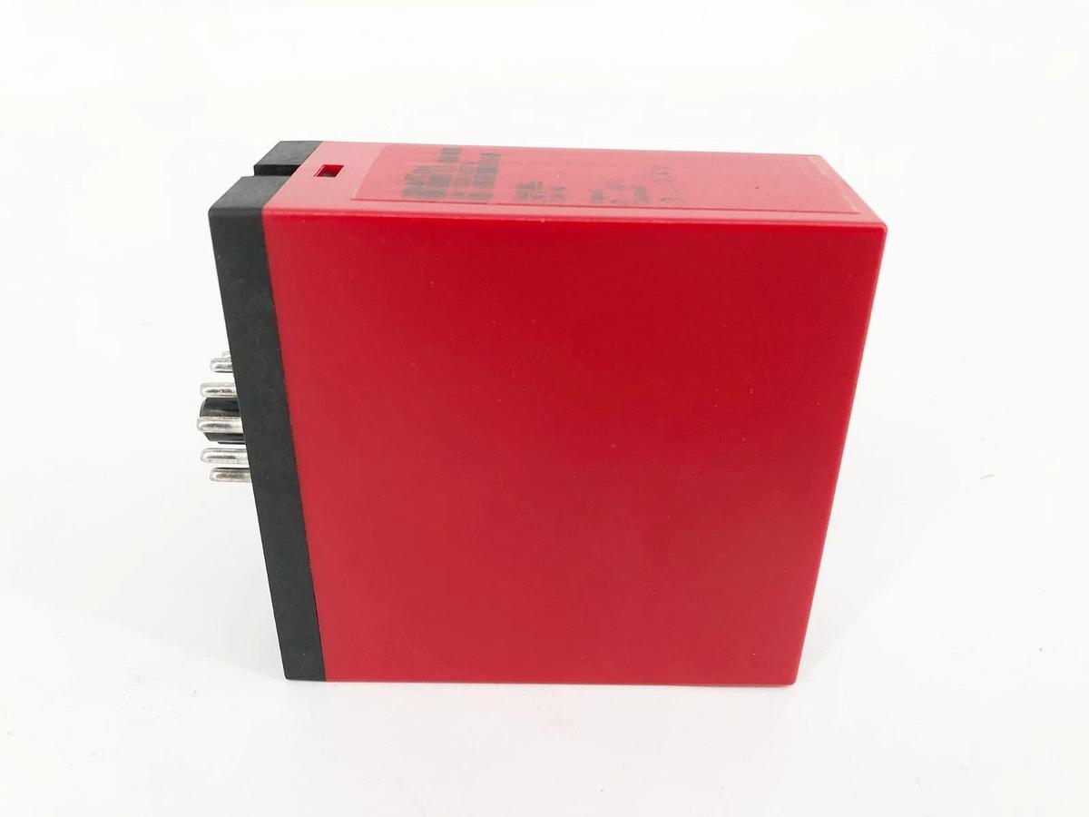 New PR Electronics 2284E8 D1 Isolation Amplifier 24VDC 2.4W 2284 D1
