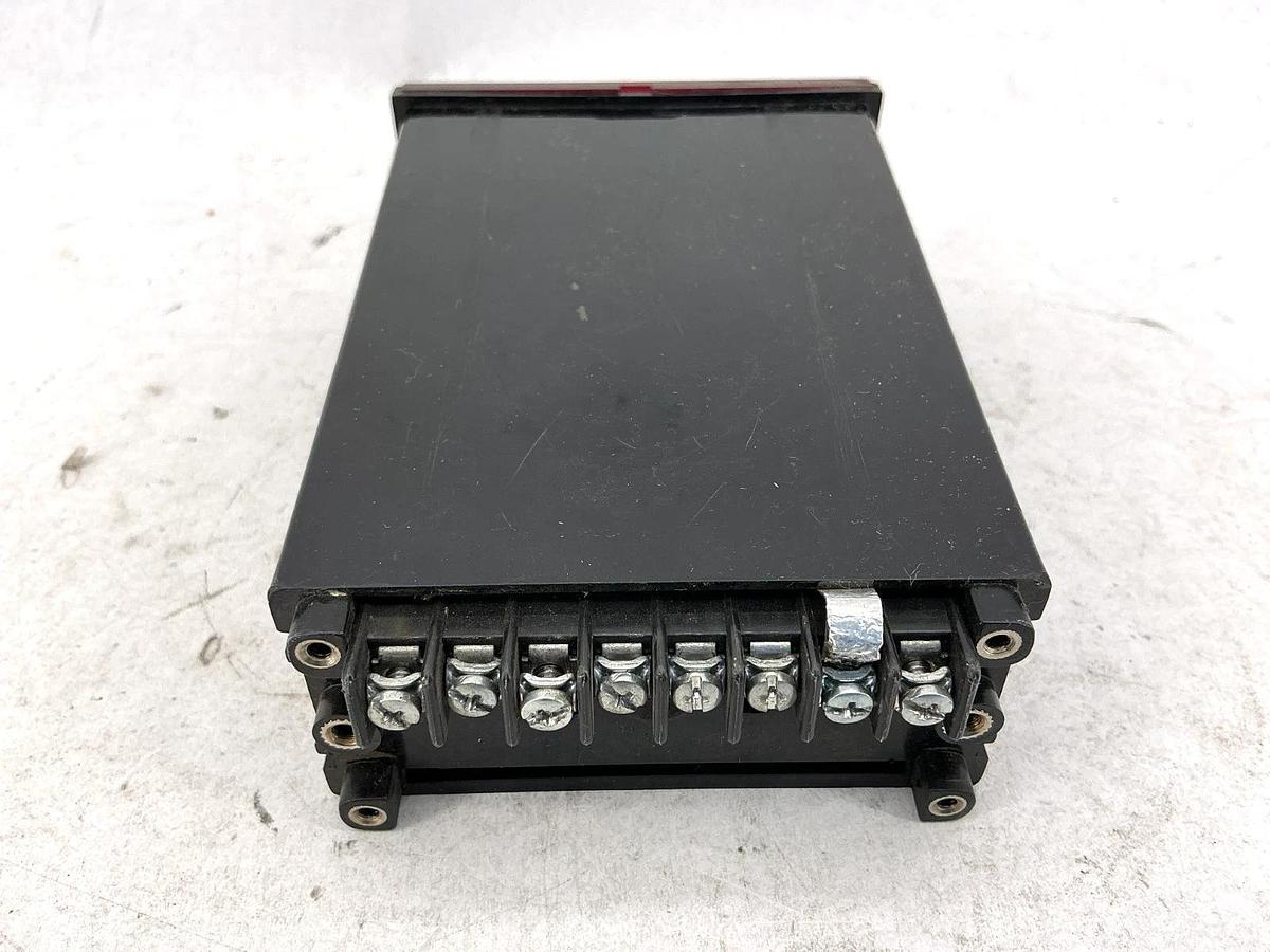 Used OMEGA DP460 Temperature Control Meter Thermocouple 115V DP460-RTD